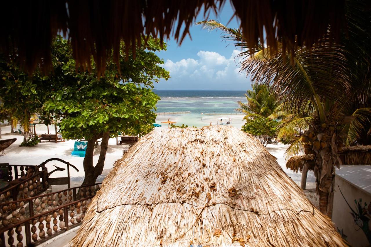Nacional Beach Club & Bungalows Mahahual Bagian luar foto