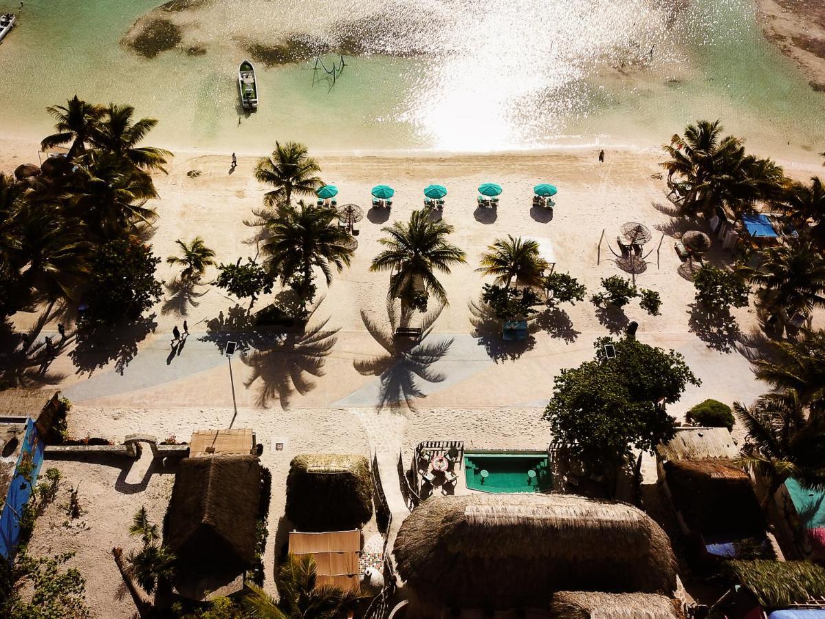 Nacional Beach Club & Bungalows Mahahual Bagian luar foto