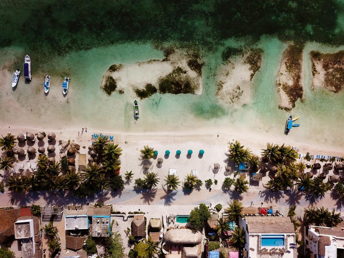 Nacional Beach Club & Bungalows Mahahual Bagian luar foto