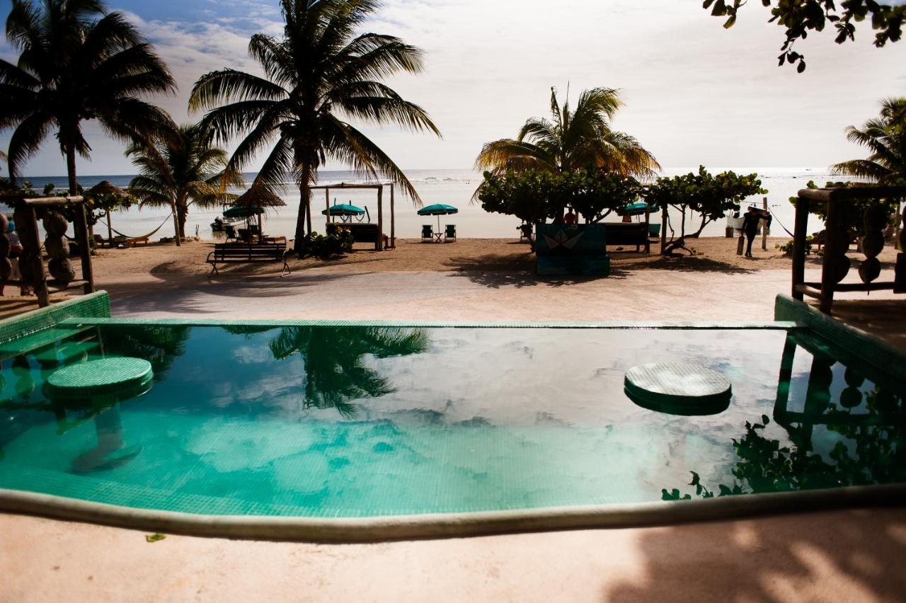 Nacional Beach Club & Bungalows Mahahual Bagian luar foto
